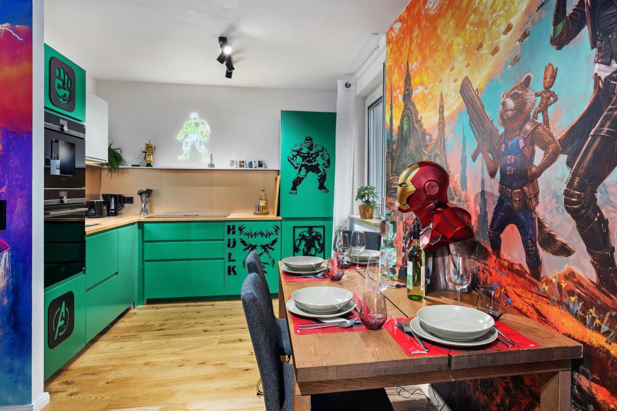 Edler Wohnraum Disney Marvel Studio Mit Balkon, Boxspringbett, Kaffeevollautomat, Lift & Parkplatz Chemnitz Exterior foto