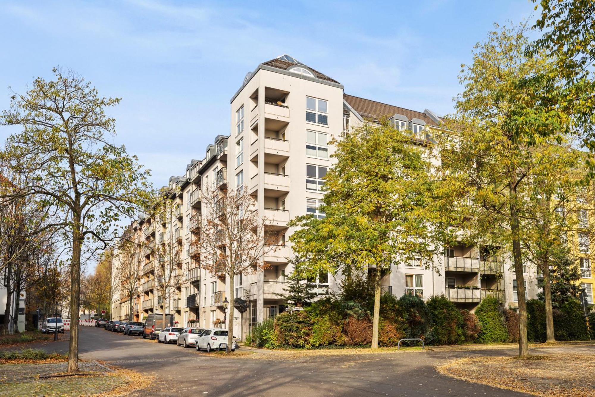Edler Wohnraum Disney Marvel Studio Mit Balkon, Boxspringbett, Kaffeevollautomat, Lift & Parkplatz Chemnitz Exterior foto