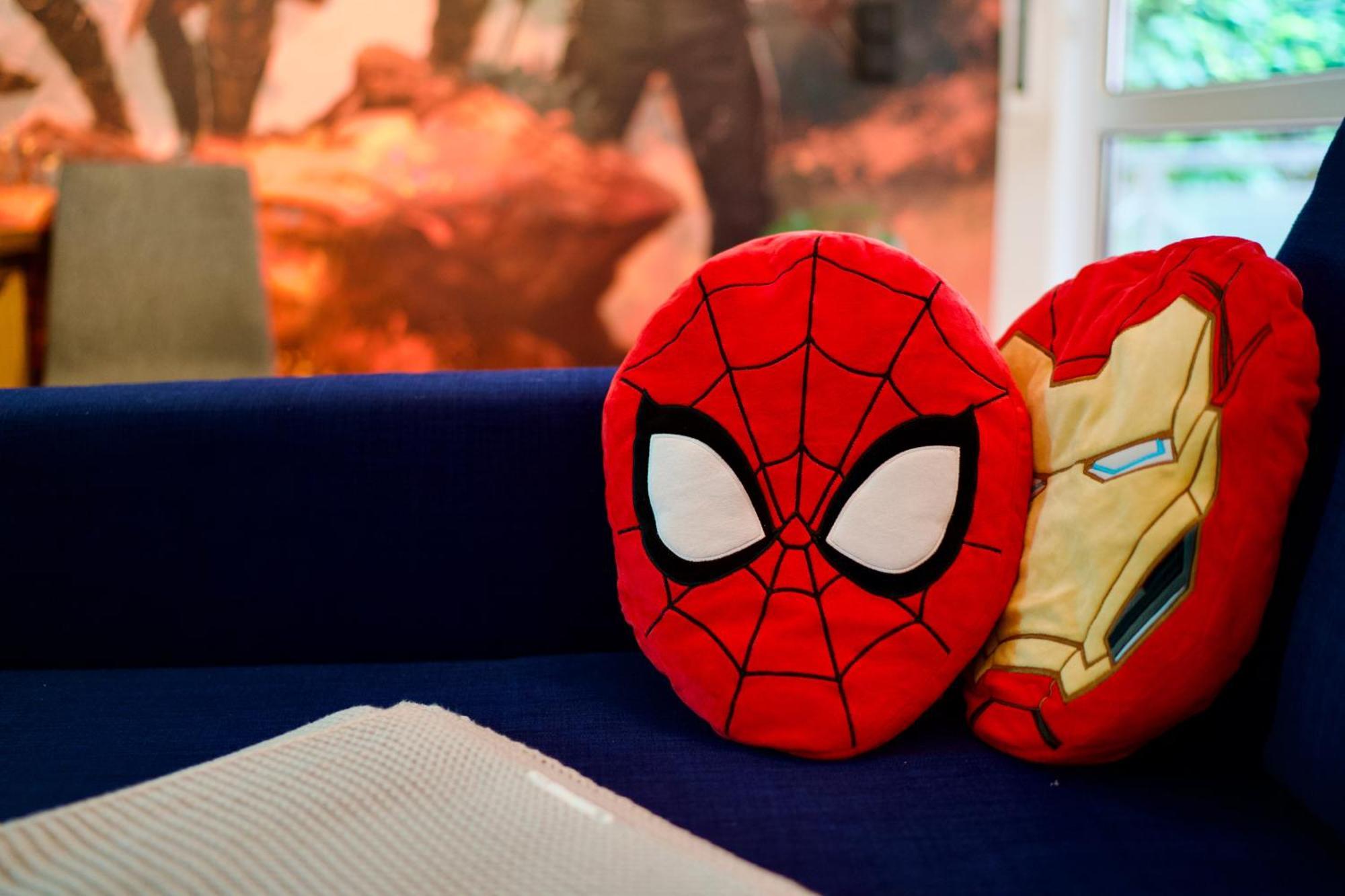 Edler Wohnraum Disney Marvel Studio Mit Balkon, Boxspringbett, Kaffeevollautomat, Lift & Parkplatz Chemnitz Exterior foto
