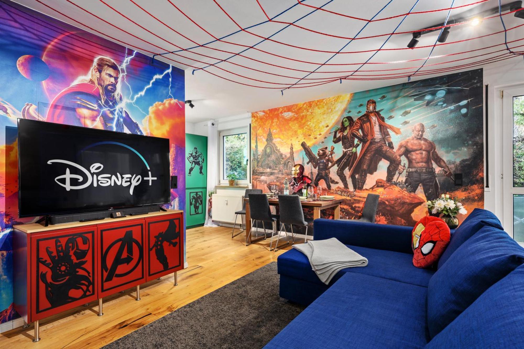 Edler Wohnraum Disney Marvel Studio Mit Balkon, Boxspringbett, Kaffeevollautomat, Lift & Parkplatz Chemnitz Exterior foto